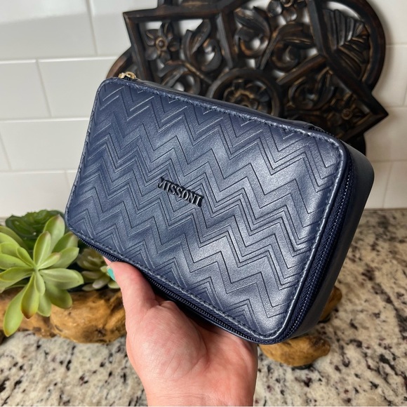 Missoni x Delta Travel Case - Picture 5 of 9